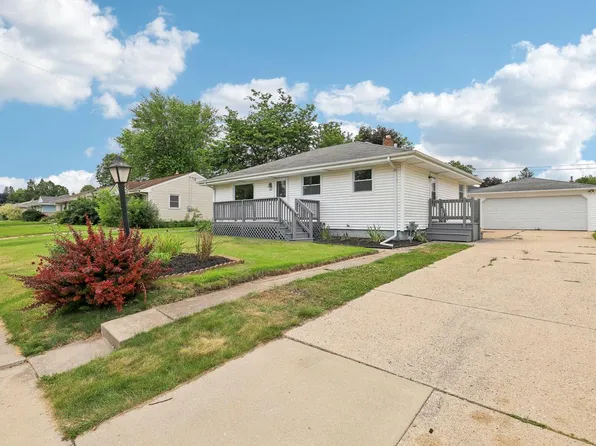 909 4th AVENUE, Grafton, WI 53024