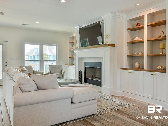 3rd image of 4113 Harbor Rd