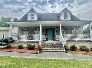 305 Roane St, Oliver Springs, TN 37840