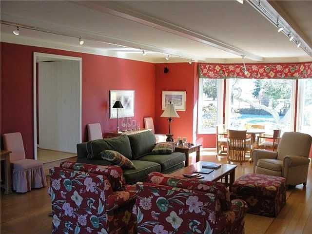 2nd image of 3075 Manley Rd