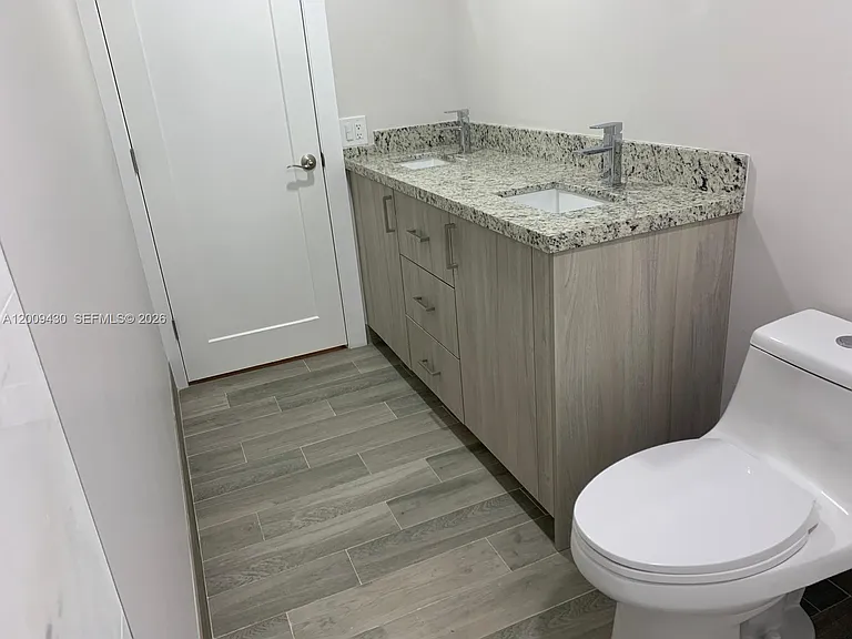 8425 NW 8th St #303 — Photo 9