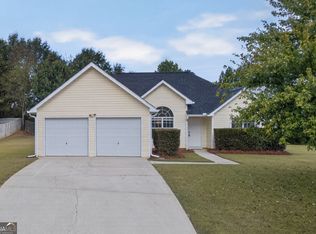4135 Green Field Dr, Douglasville, GA 30135
