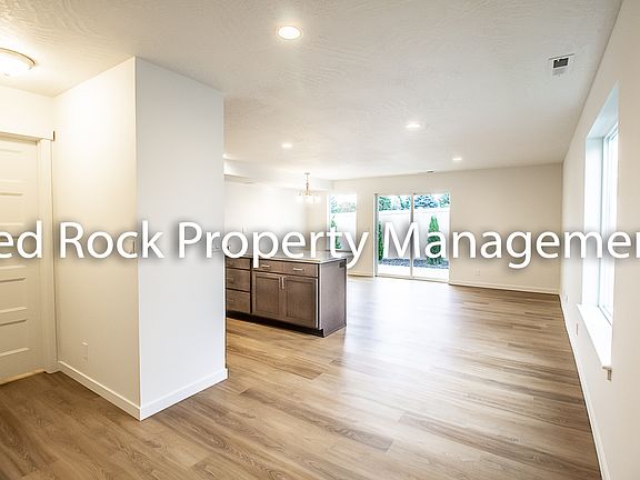 3rd image of 1430 N Michigan Ln