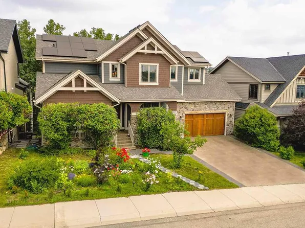 9318 SE 14th Ave SW, Calgary, AB T3H 0M1