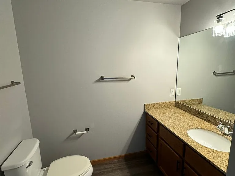 Fairhaven Court Apartments — Photo 25