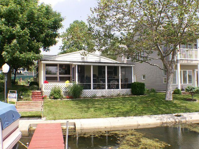 2nd image of 2300 Ln 150 Hamilton Lk