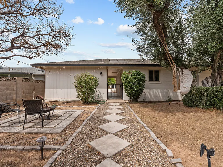 1229 E Manhatton Dr — Photo 26