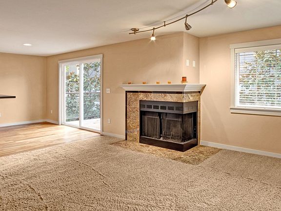 5th image of 16724 Juanita Dr NE #202
