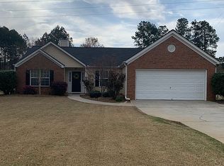 427 Crested View Dr, Loganville, GA 30052