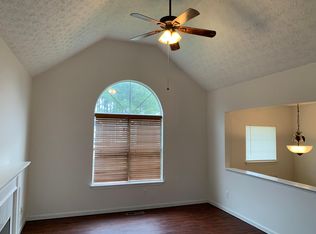 18 Southview Dr ##, Cartersville, GA 30121