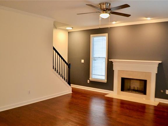 3rd image of 297 Creek Front Way