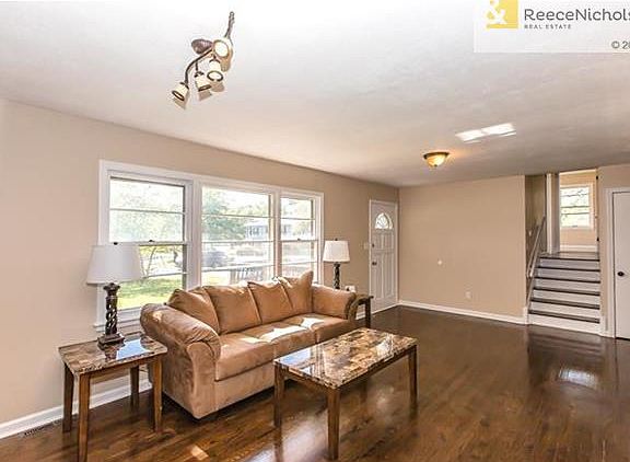 5th image of 13523 Bennington Ave