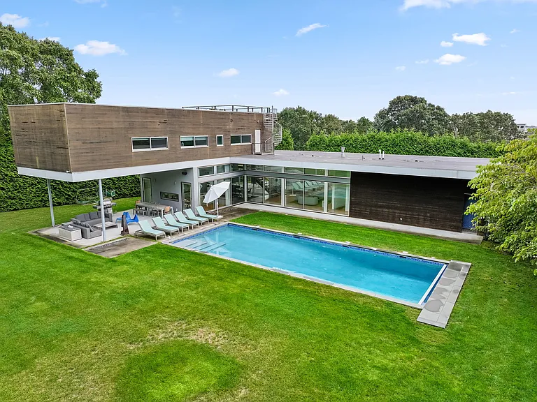 135 Middle Pond Rd — Photo 38