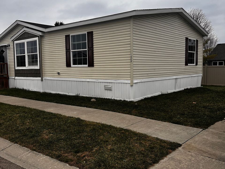 1st image of 1956 White Oak Ln #274