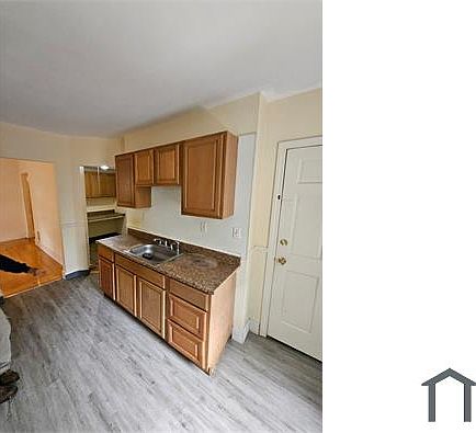 5th image of 55 Rock Ave APT 3