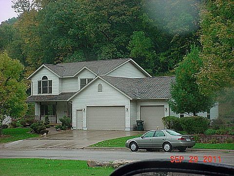 1st image of 340 Valley Oaks Dr