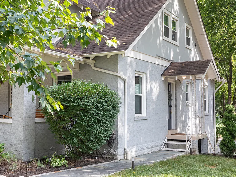 Murphy Rd — Photo 21
