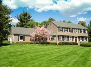 184 Farms Village Rd, Simsbury, CT 06070