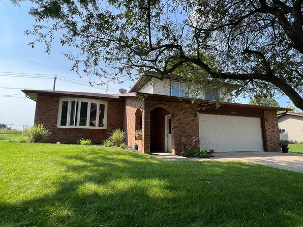 1308 2nd St SE, Oelwein, IA 50662