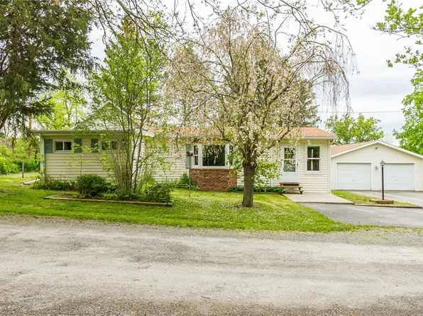 4445 Mayflower Rd, Canandaigua, NY 14424