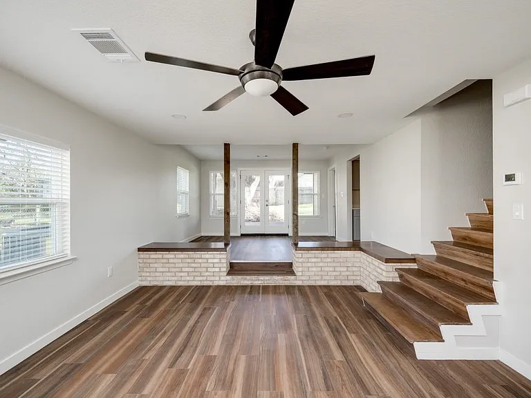 809 N West St — Photo 4