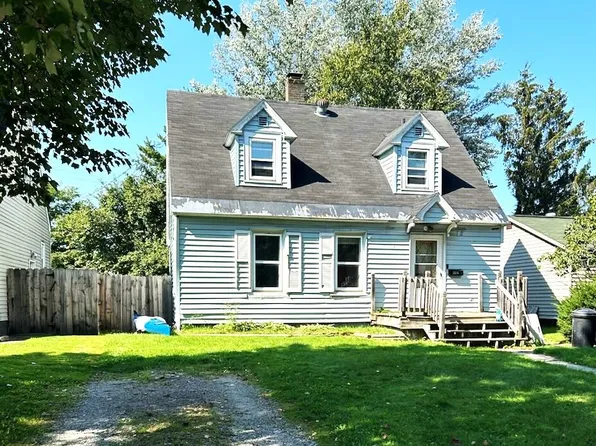 1016 Kimball St, Sault Sainte Marie, MI 49783