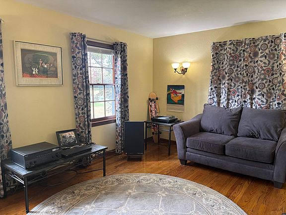 3rd image of 1205 Brookwood Cir