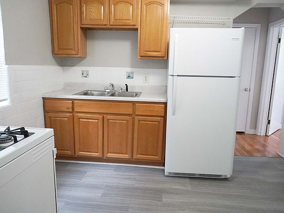 2nd image of 3025 Clifton Ave APT 9