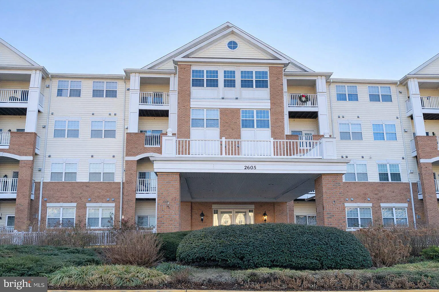 2 bed, 2.0 bath, 1118 sqft, $2,400 — Photo 1