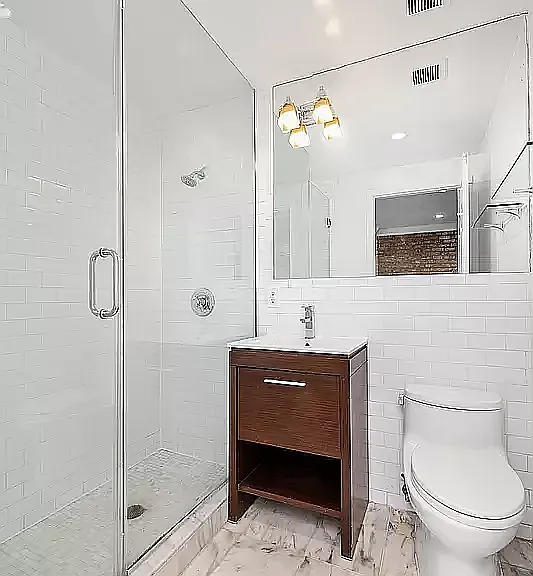 326 E 4th St #3B — Photo 4