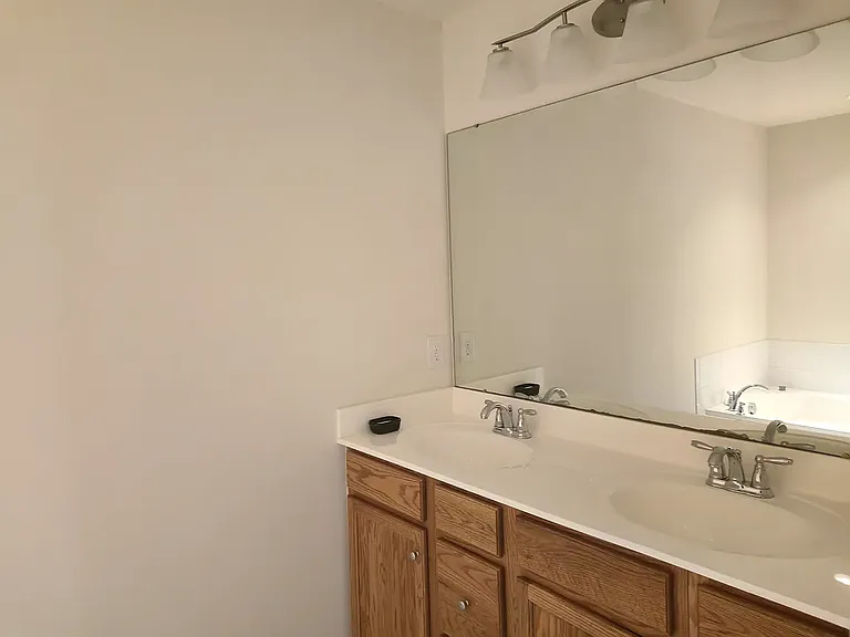 1309 Madison Ln — Photo 15