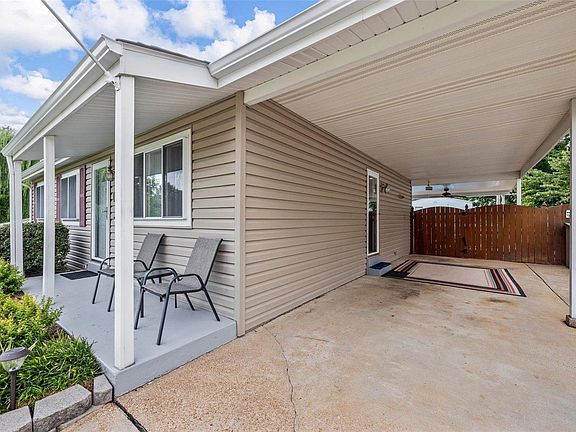 5th image of 4919 Rose Blossom Ln