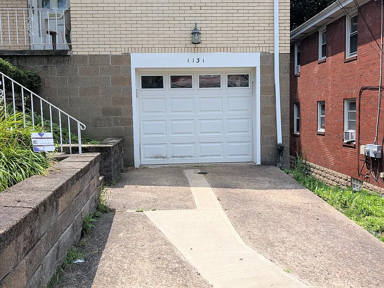 1131 Pemberton St — Photo 11