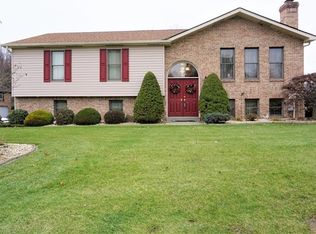 1 Rosanne Cir, Irwin, PA 15642