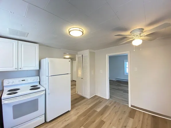 106 Washington St APT 3, Rochester, NH 03867