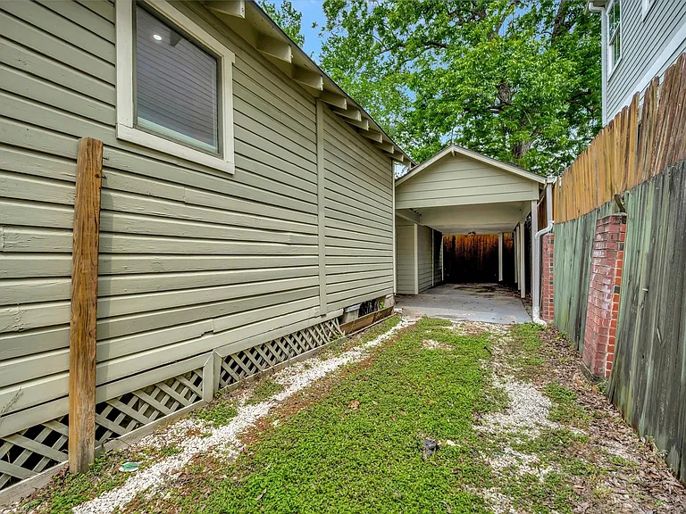 4628 Kermit St — Photo 26