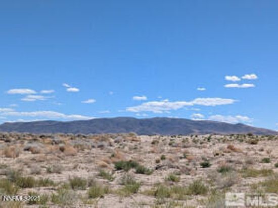 5095 1st St, Silver Springs, NV 89429