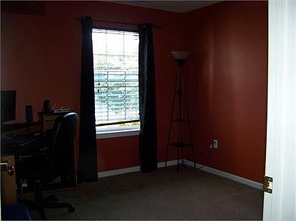 3rd image of 652 Honeybrook Cir