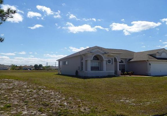 Home For Sale In PORT ST LUCIE SECTION 46 1ST REPLAT