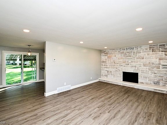 5th image of 7900 Stuhldreher St NW