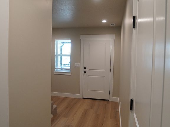 5th image of 332 Boots Ln