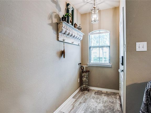 4th image of 6867 Livorno Ln