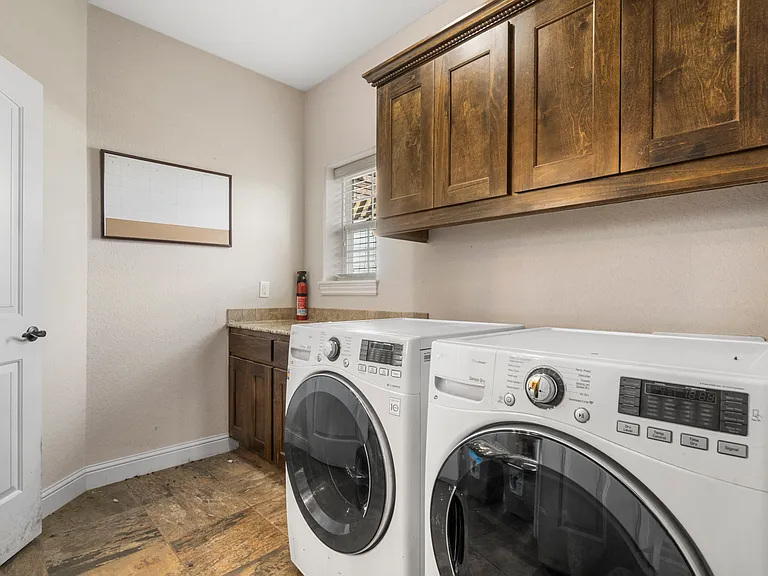 4263 W Marlowe Ln — Photo 5