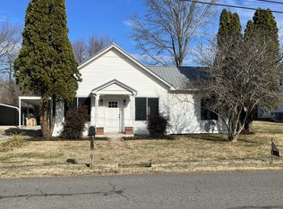 417 College St, Portland, TN 37148