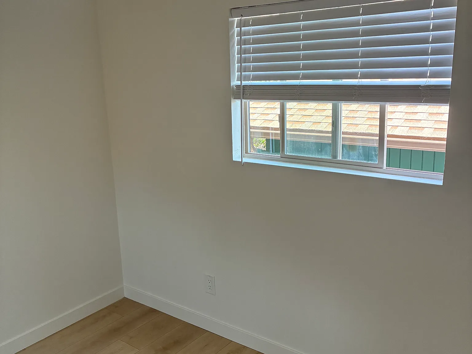 2 bed, 800 sqft, $1,300 — Photo 2
