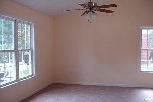 3rd image of 828 Summerdean Ave