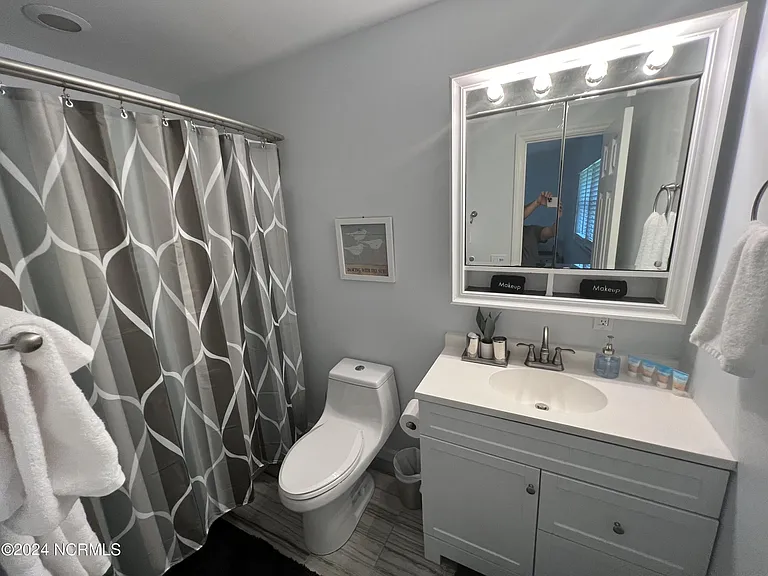 518 Rose Ave — Photo 11