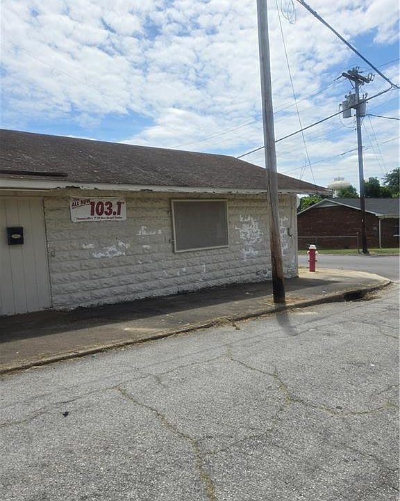 1st image of 127 College St