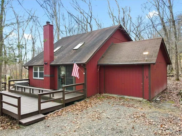 3103 Delaware Cir, Bushkill, PA 18324