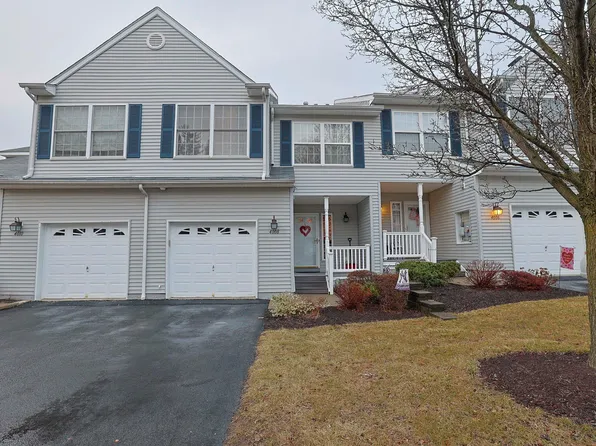 4008 Thomas Paine Way, New Windsor, NY 12553
